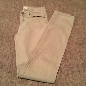 No Boundaries Skinny Khaki Pants
